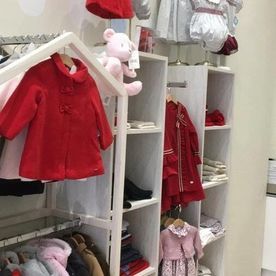 abrigos rojos para niños
